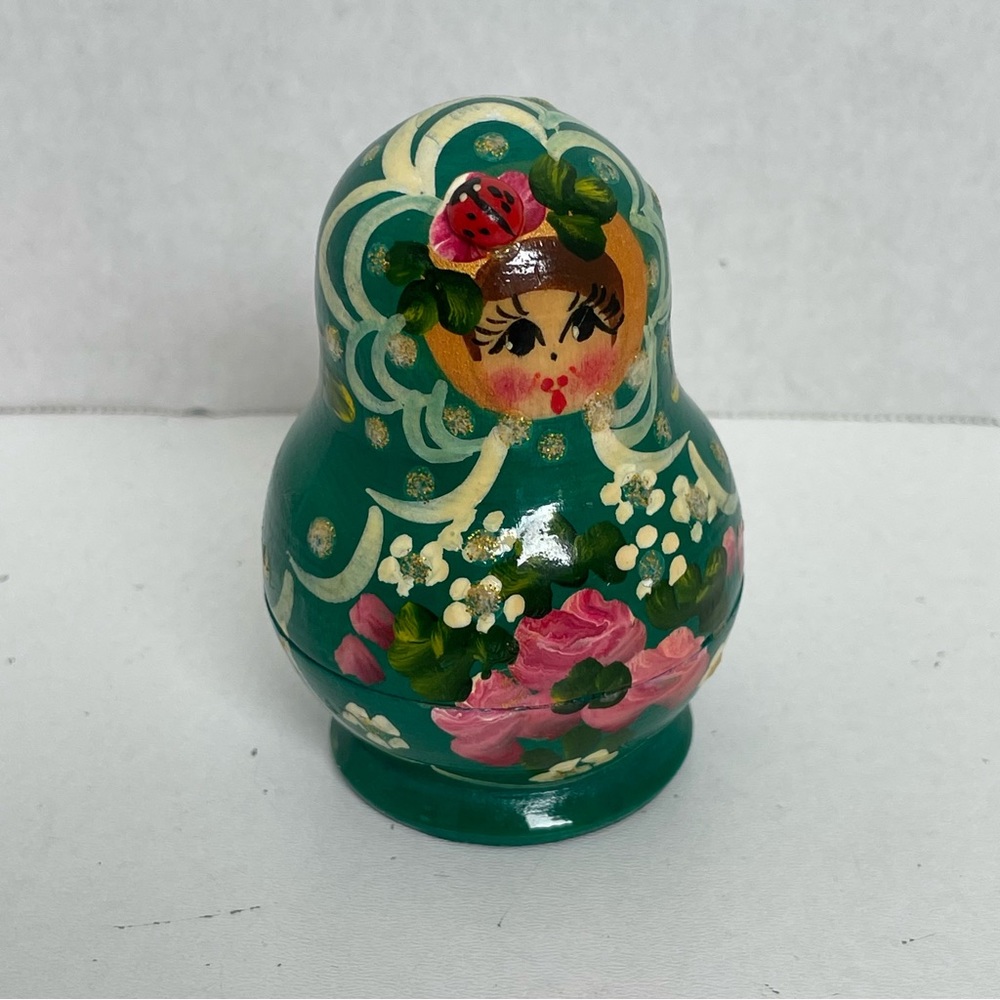 Nesting Dolls Mini 5 Eastern Europe Russian Poland Ladybug Flowers Wood Green